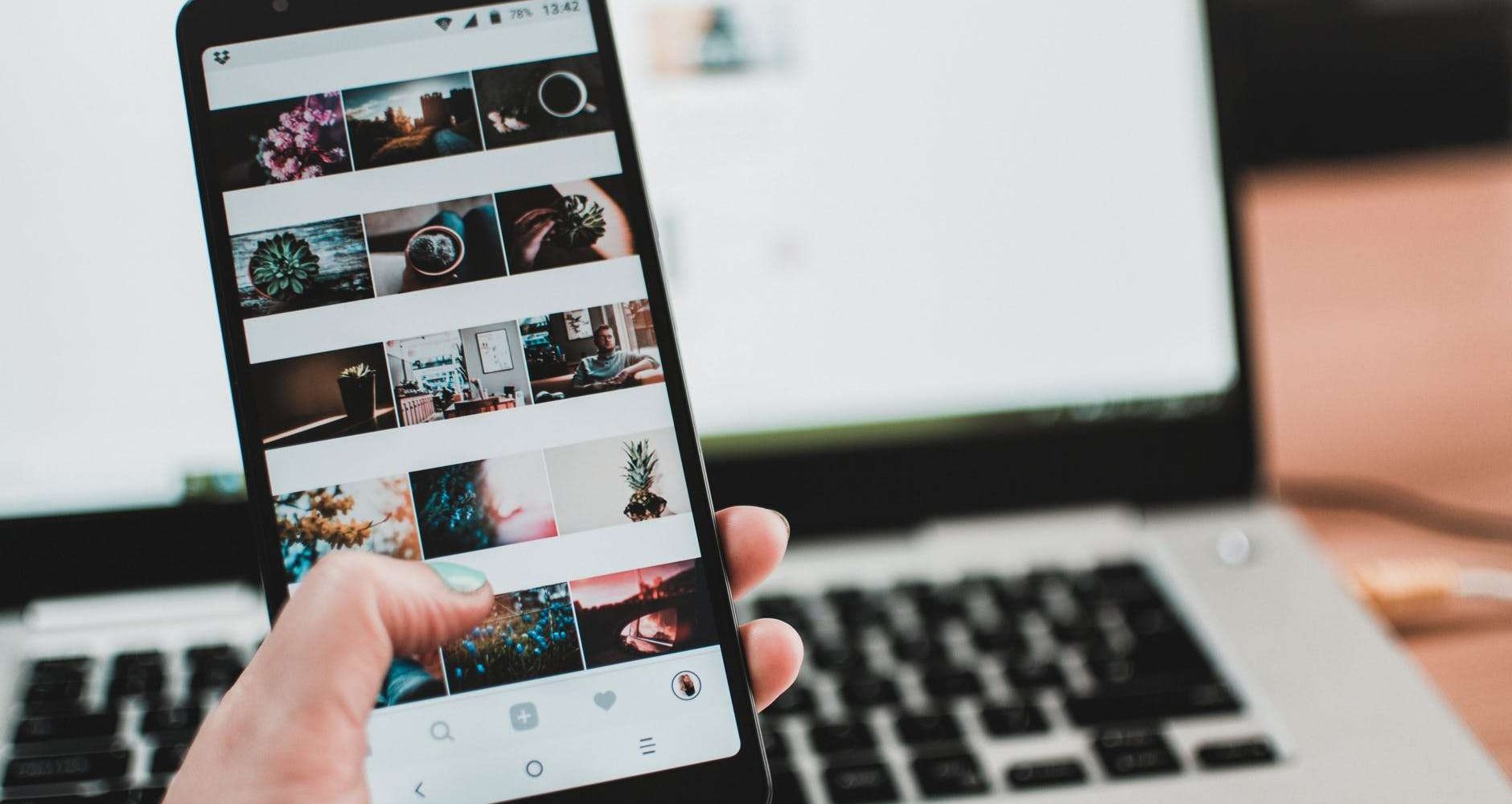 A photograph of smartphone open up to photos.